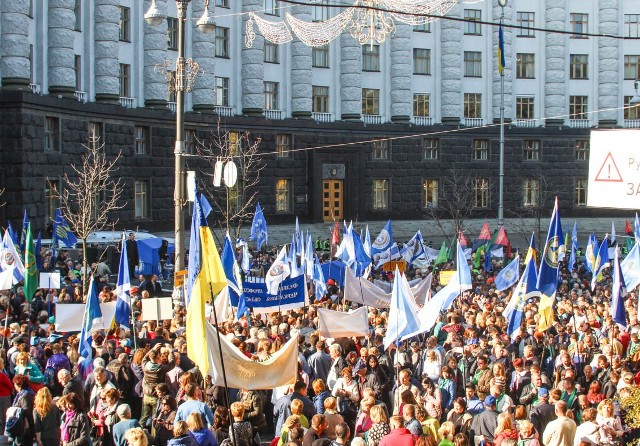 workers_march_in_kiev8_1